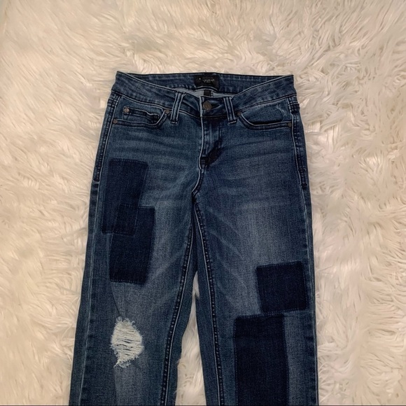 Celebrity Pink Ripped Patched Jean Tournai - Picture 5 of 10